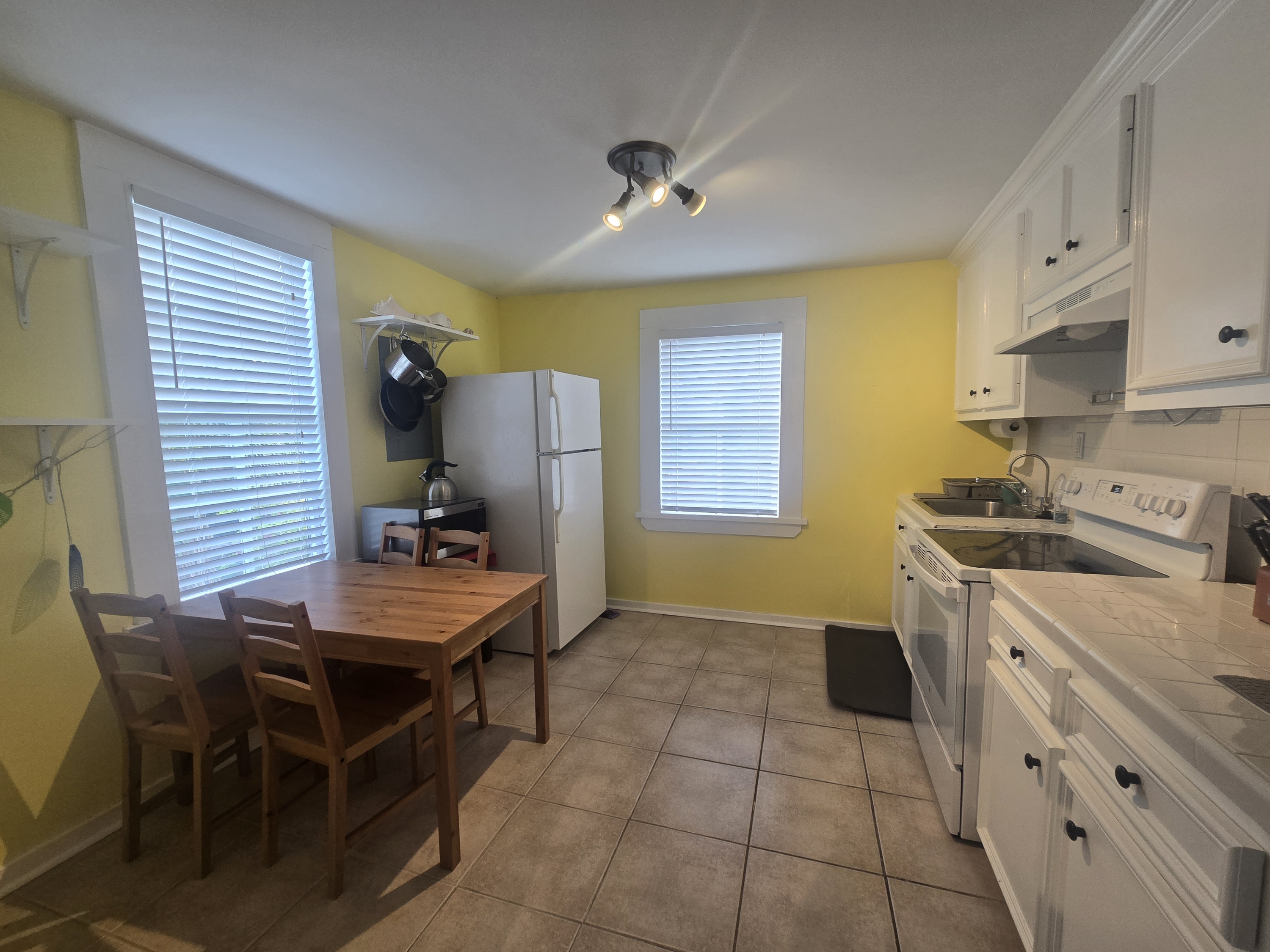 1119 Broadway Avenue J - 2