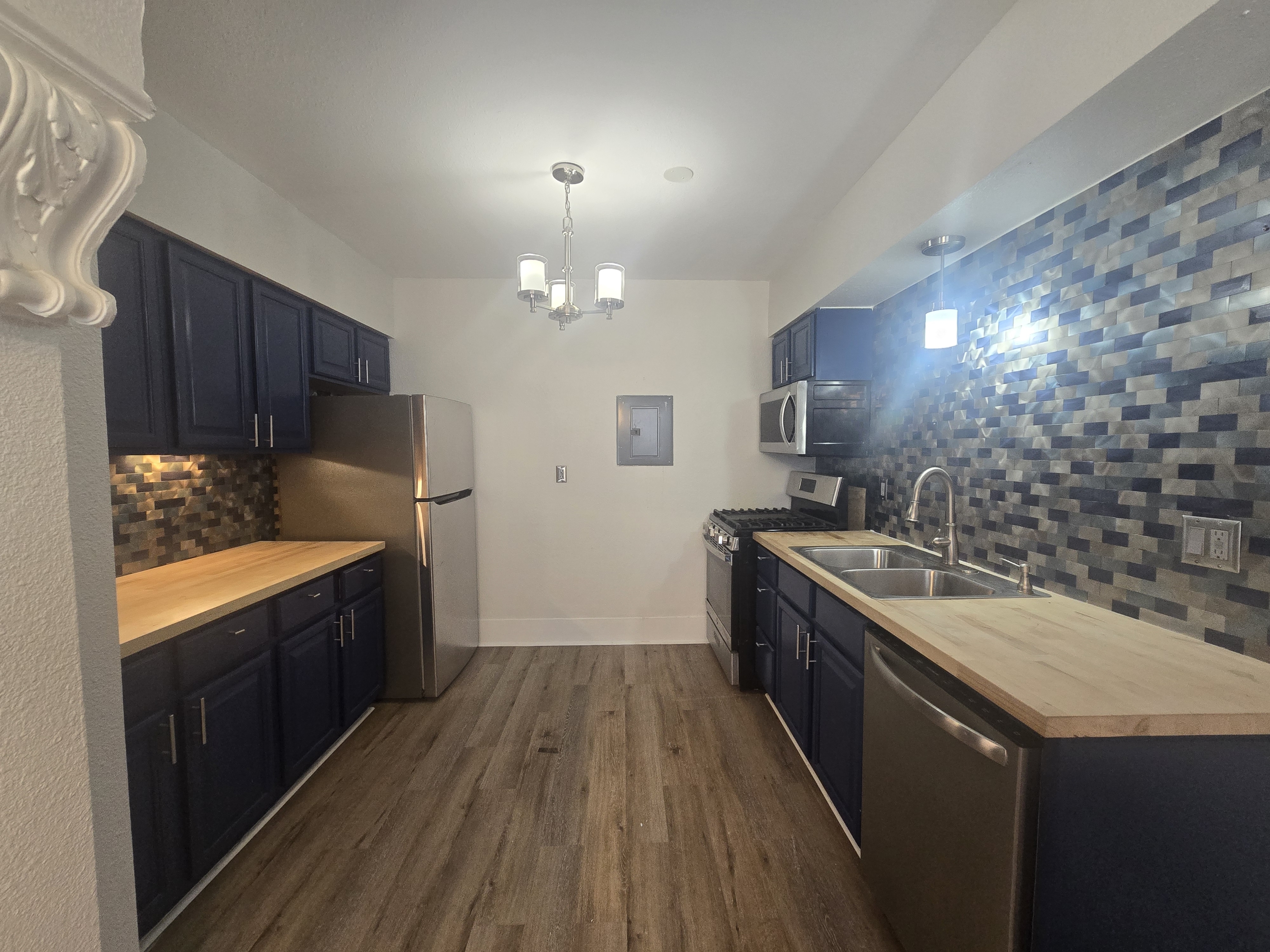 725 Broadway Avenue J - 8