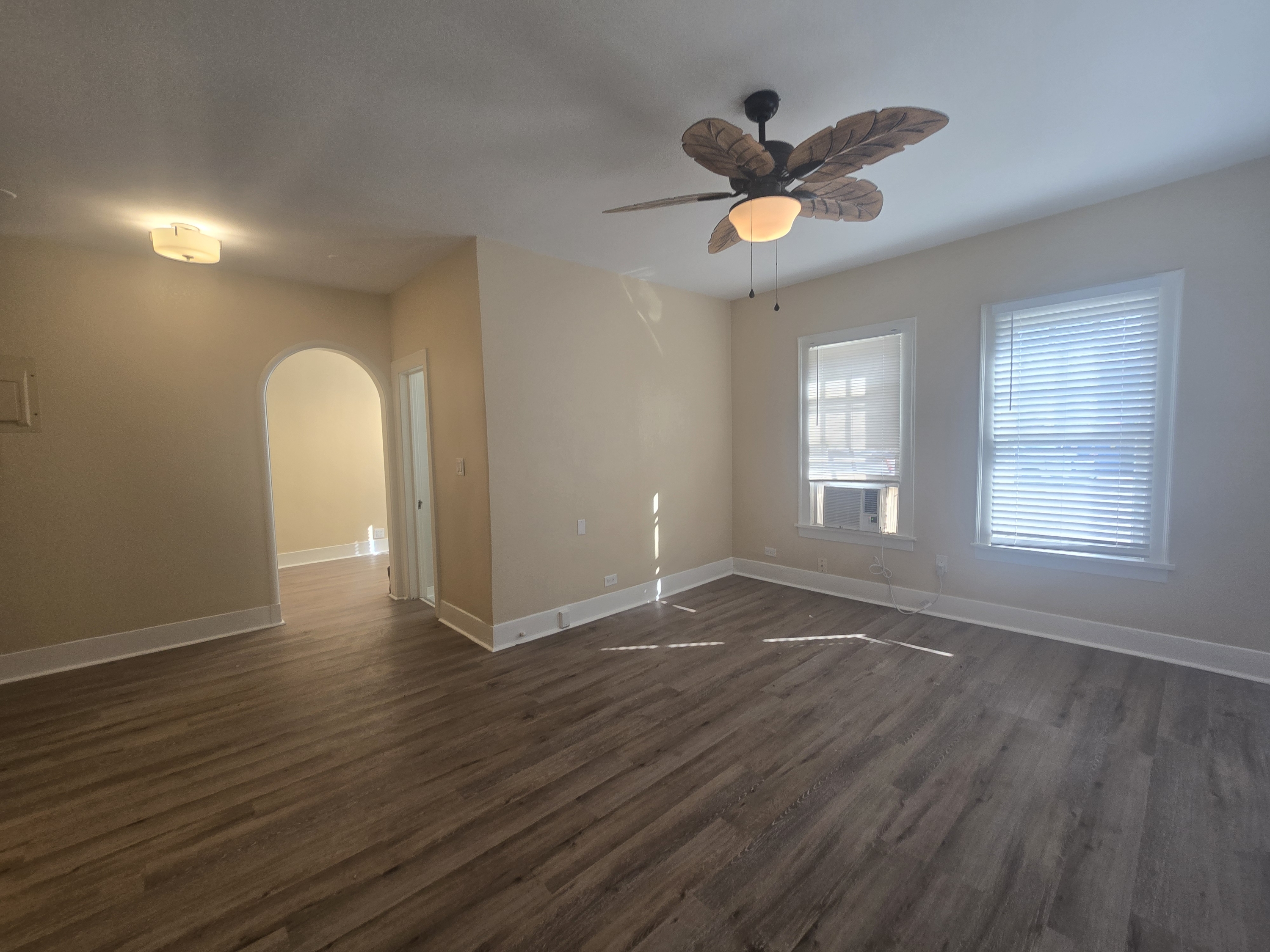 725 Broadway Ave - 11