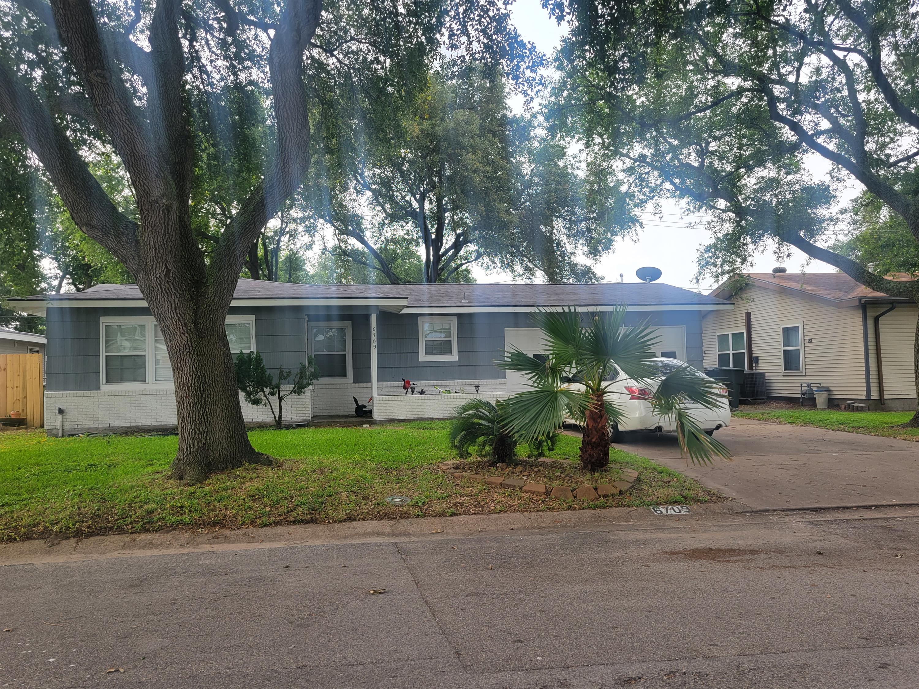 6709 Fairway Drive
