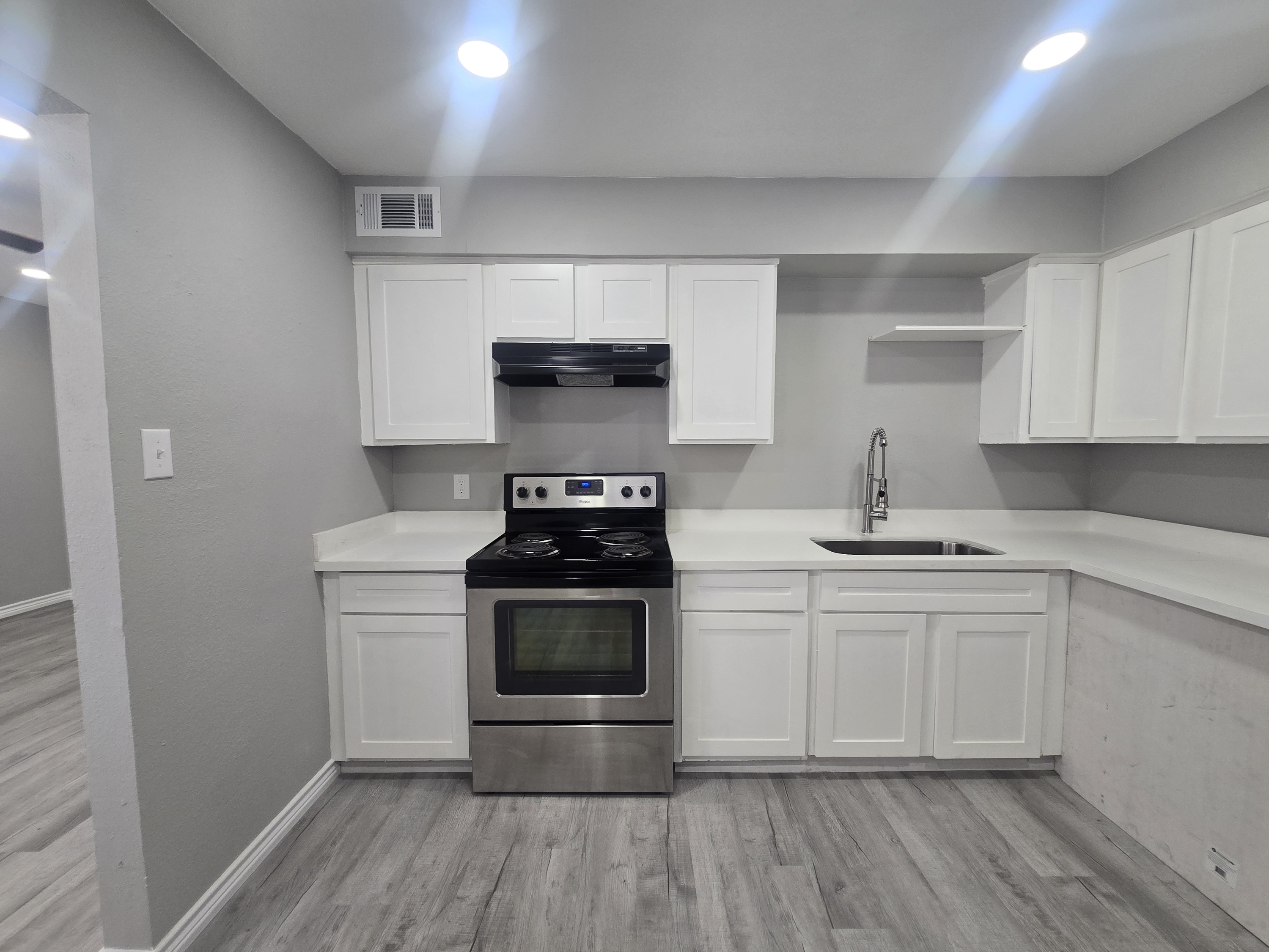 911 Avenue K - 11