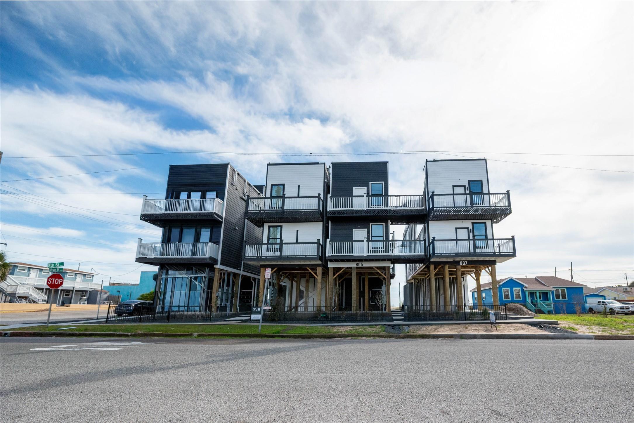 805 Avenue K - B