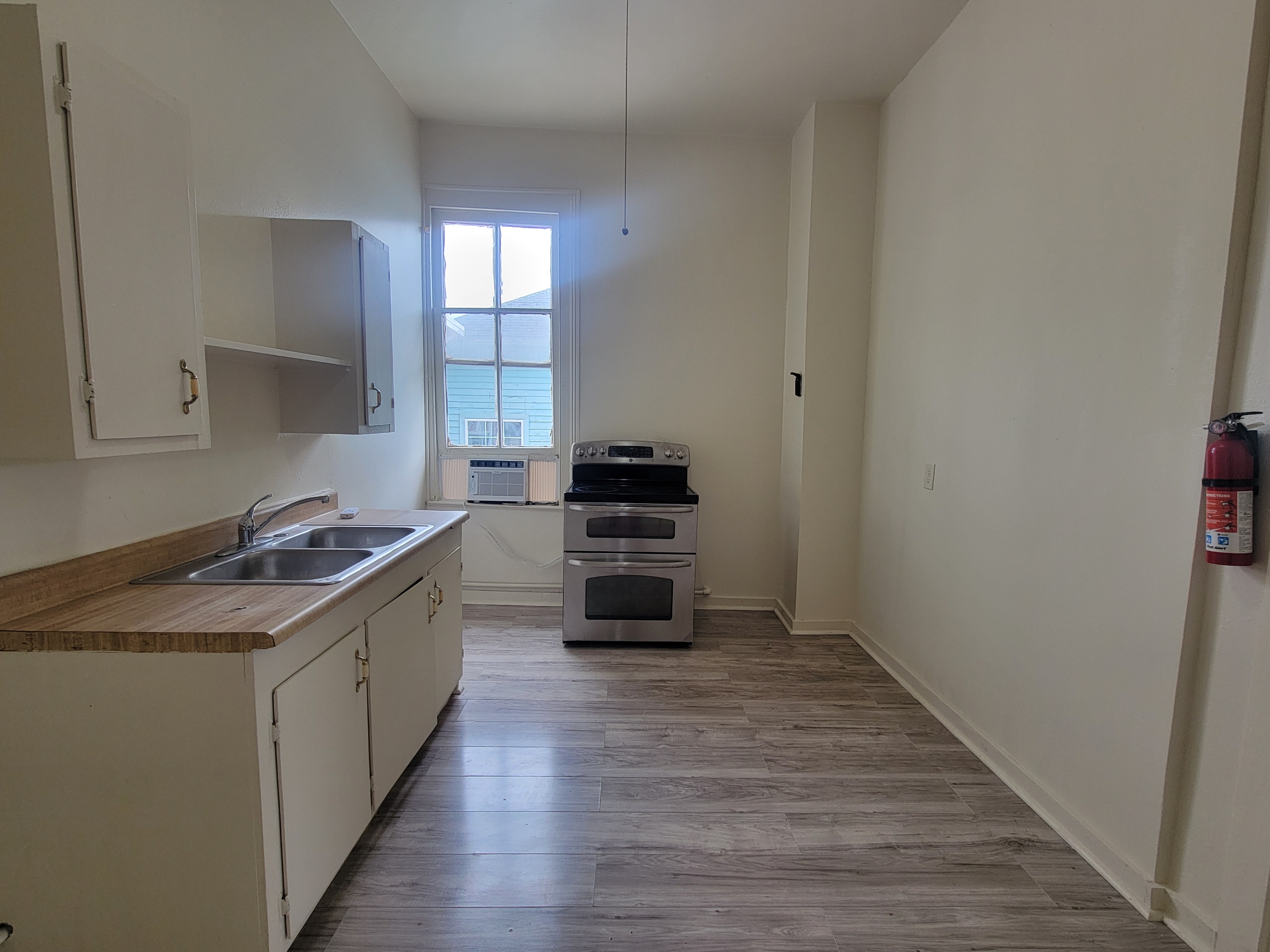1 Bedroom Multi-Family Home – 1910 Avenue N  Unit #4, Galveston, TX 77550