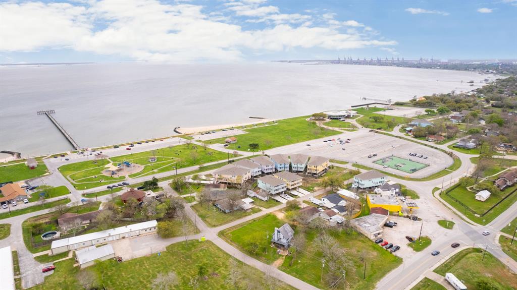 709 N Bayshore Drive